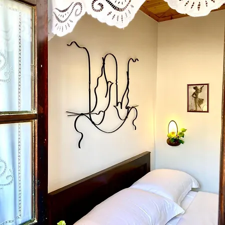 E Skulptorit-authentic In Gorica,berat Unesco Area Gasthof Berat