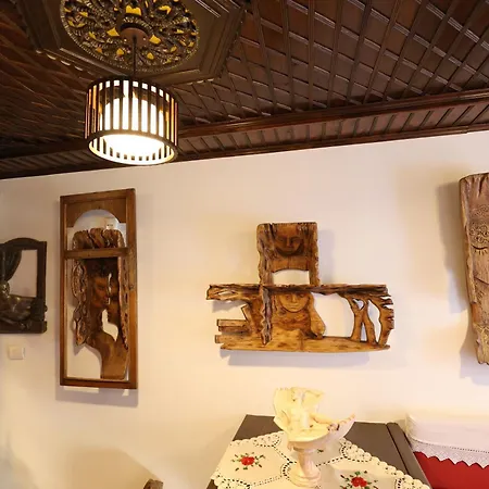 E Skulptorit-unesco Quarter Guest house