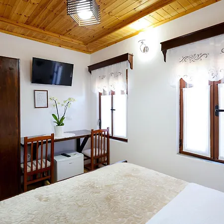 Guest house E Skulptorit-unesco Quarter Berat