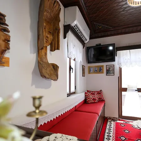 E Skulptorit-authentic In Gorica,berat Unesco Area 招待所 3*