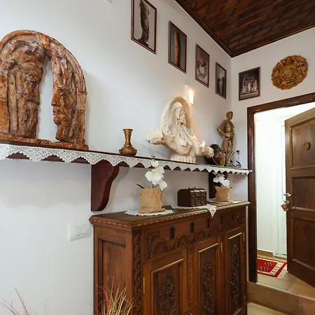 E Skulptorit-authentic In Gorica,berat Unesco Area 培拉特