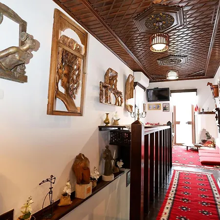 Gasthof E Skulptorit-authentic In Gorica,berat Unesco Area 3*
