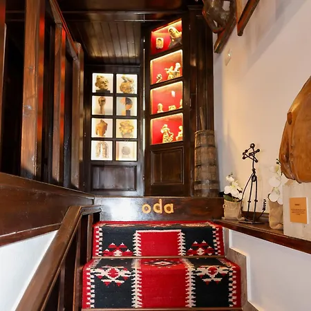 E Skulptorit-authentic In Gorica,berat Unesco Area 招待所