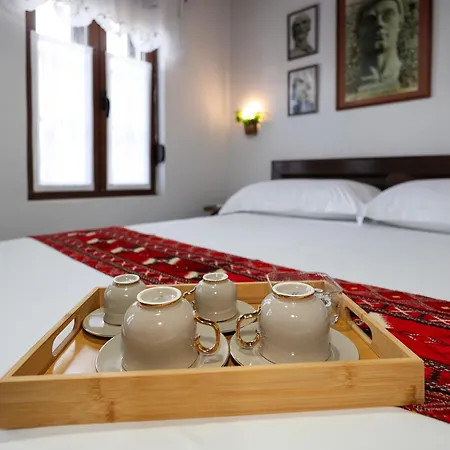 E Skulptorit-authentic In Gorica,berat Unesco Area 招待所 3*