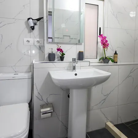 E Skulptorit-authentic In Gorica,berat Unesco Area 3*