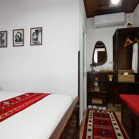 E Skulptorit-authentic In Gorica,berat Unesco Area Gasthof 3*
