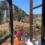 Πανσιόν E Skulptorit-unesco Quarter 3*