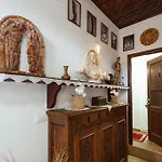 E Skulptorit-authentic In Gorica,berat Unesco Area Berat