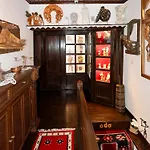 Guest house E Skulptorit-authentic In Gorica,berat Unesco Area