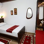 Guest house E Skulptorit-authentic In Gorica,berat Unesco Area