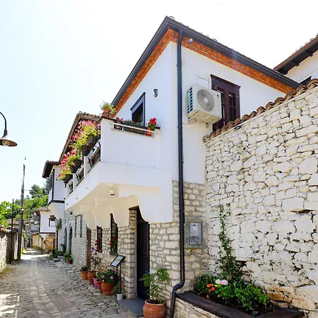 Gasthuis E Skulptorit-unesco Quarter