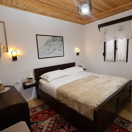 E Skulptorit-unesco Quarter Gasthof Berat